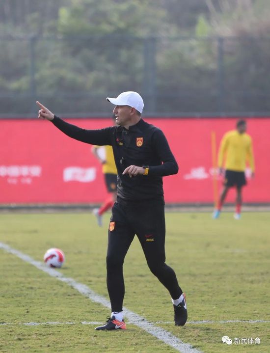 除了王宝强、刘昊然这对;唐探组合之外，第二部中让观众;没看够的妻夫木聪，泰国动作明星托尼贾，日本影帝浅野忠信，《唐探》系列的老朋友肖央、张子枫，还有即将在网剧《唐人街探案》中登场的邱泽、张钧甯，全都悉数亮相
